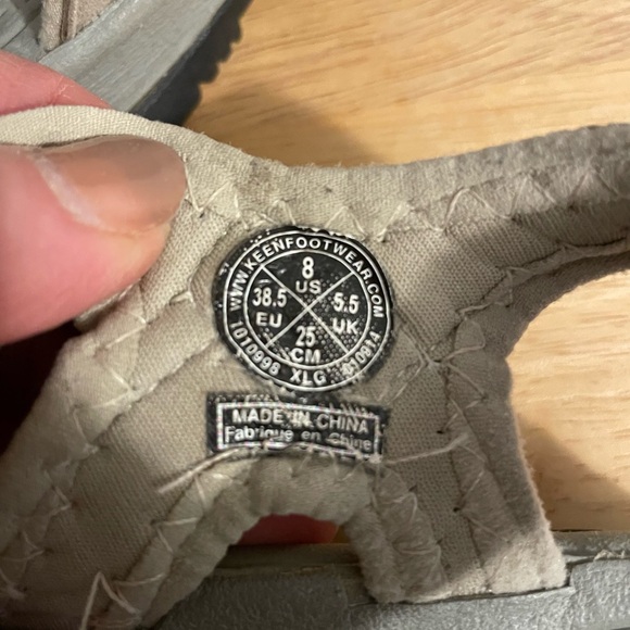 KEEN Rose Womens 8 Beige Suede Strappy Outdoors Hiking Sport Sandals Shoes - Picture 8 of 8